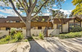 22412 Jeffrey Mark Ct #2 Chatsworth, CA 91311